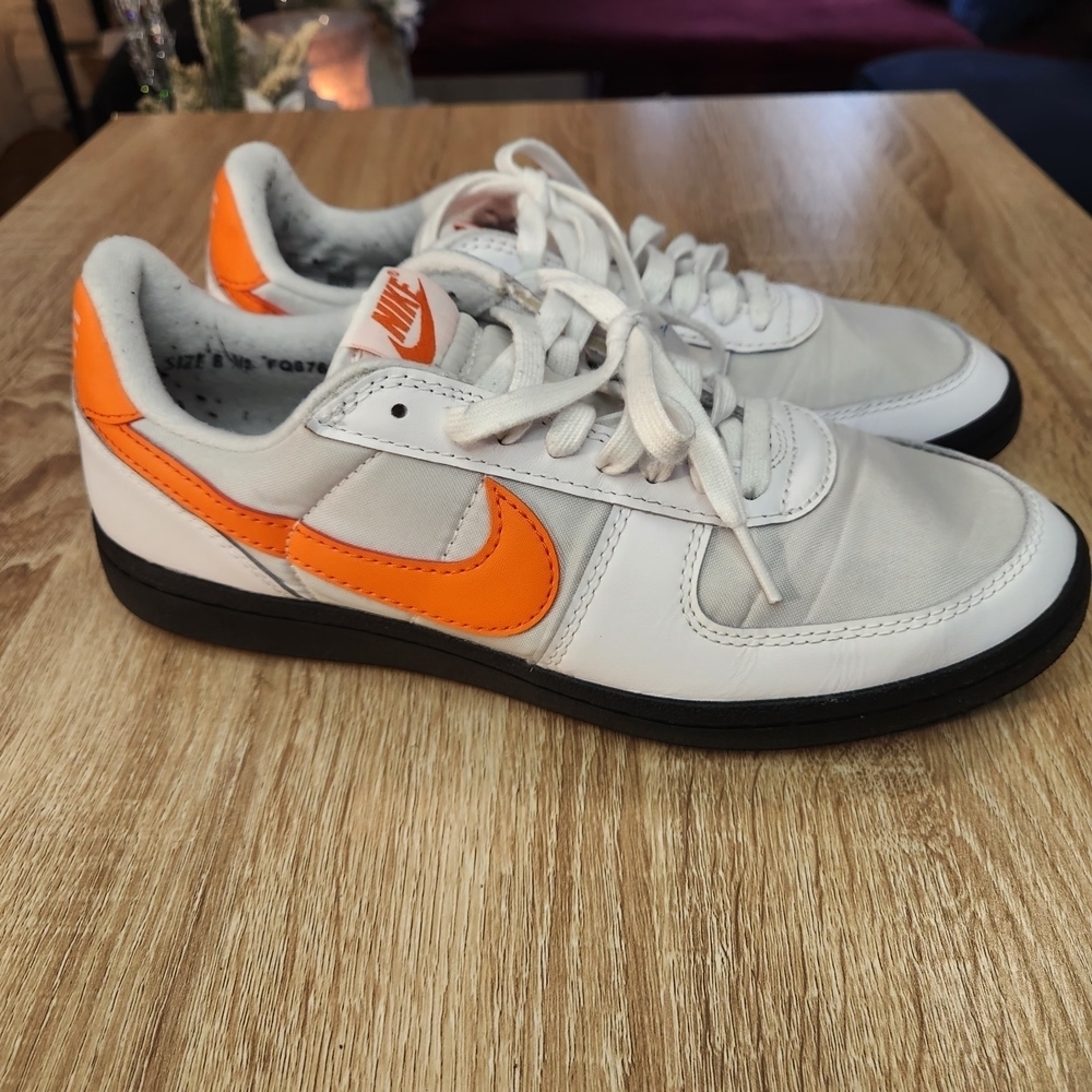 Nike Mens Field General 82 SP Retro Sneaker FQ8762-101 White Orange Blaze Sz 8.5